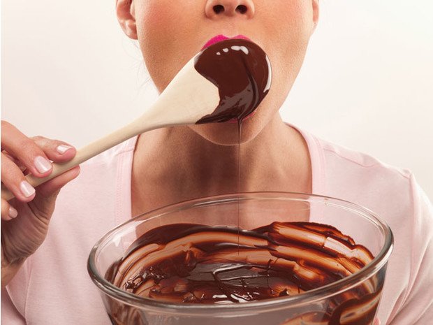 Почему медики не рекомендуют есть шоколад перед сном