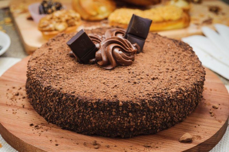 Шоколадный торт без яиц и молока: рецепт вкуснейшего десерта из простых ингредиентов 