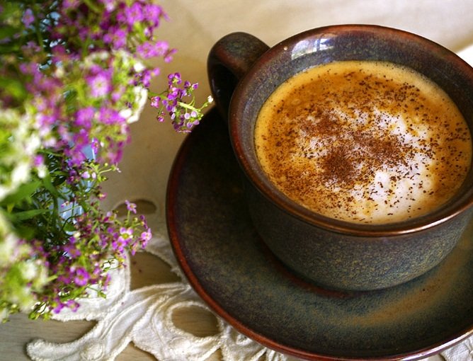 Чим замінити каву вранці: названі альтернативні бадьорливі напої 