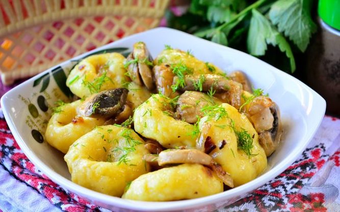 Ліниві вареники з картоплею: як приготувати обід за 15 хвилин - today.ua