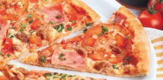 Пицца «Пикантная» за полчаса: рецепт теста на кефире и вкуснейшей начинки - today.ua