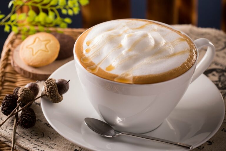 Кава з великою пінкою в домашніх умовах: секрети приготування ранкового напою - today.ua