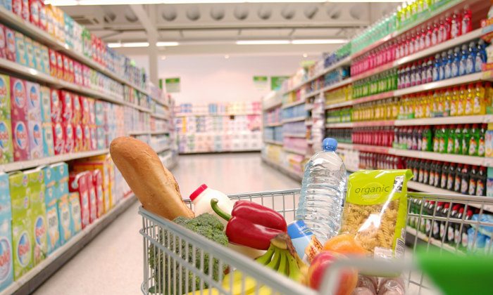 Вскрылся масштабный обман покупателей супермаркетами: как ритейлеры зарабатывают на украинцах 