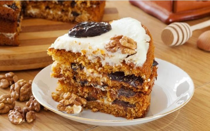 Як приготувати торт “Медовик“ нашвидкуруч: рецепт, який вам сподобається - today.ua