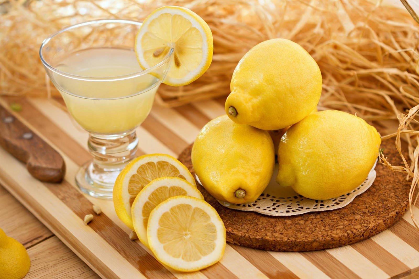 Лимонный сок укрепляет иммунитет и защищает от рака: полезные свойства цитруса назвали ученые