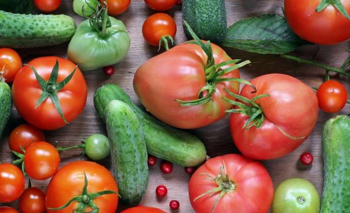 Небезпечні овочі: кому не слід вживати помідори 