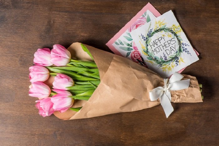 Подарунок для мами на День Матері: 10 гідних ідей для тих, хто не встиг ще придбати презент - today.ua