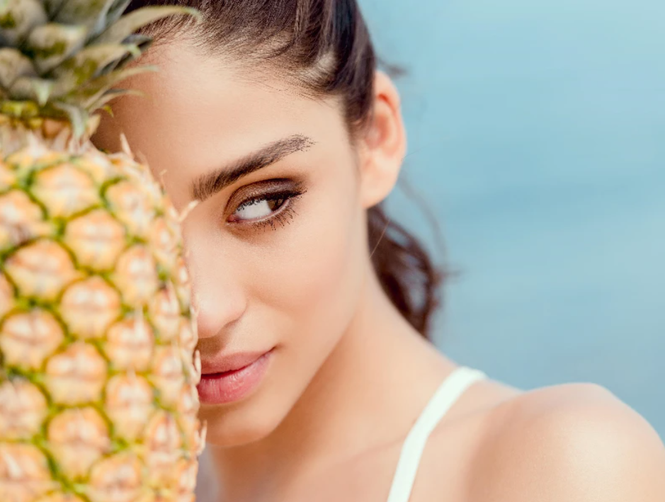 Успокаивающая маска для лица из 2-х ингредиентов омолодит кожу и удалит темные пятна