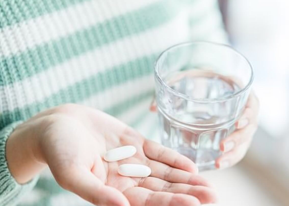 Парацетамол может навредить при коронавирусе: медики рассказали об опасности передозировки препаратом