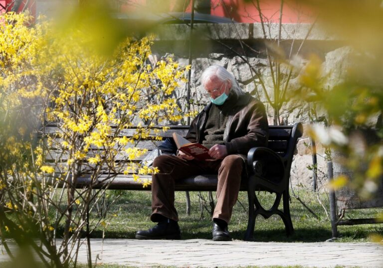 Пенсіонерам пообіцяли щомісячну надбавку до пенсії: кому і на скільки підвищать  - today.ua