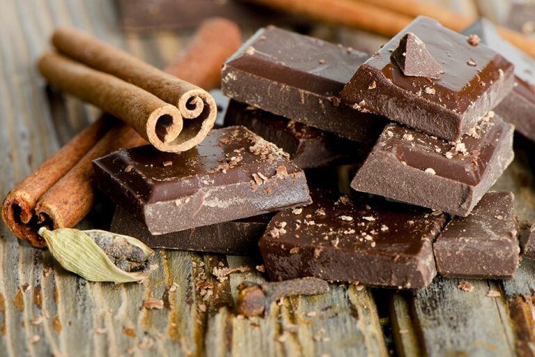 Какой шоколад является самым полезным для здоровья - today.ua