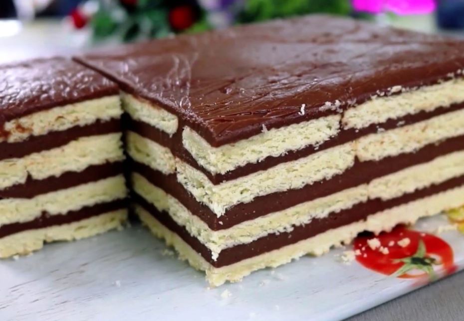 Шоколадный торт “Лакомка“: никакой выпечки и море наслаждения