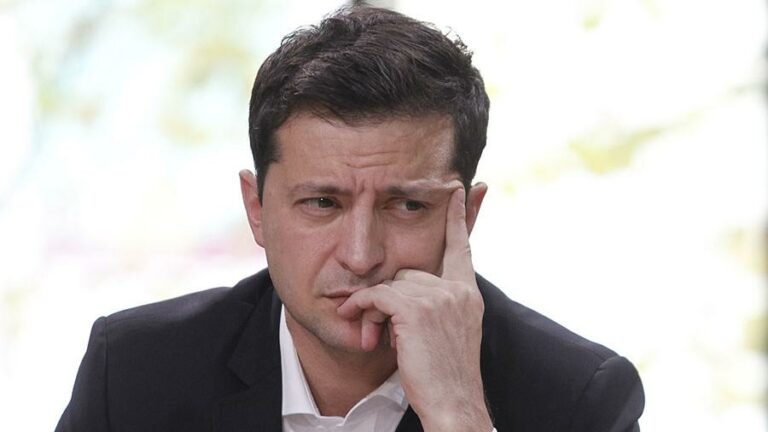 Зеленскому не доверяют 50% украинцев - результаты соцопроса за июнь  - today.ua