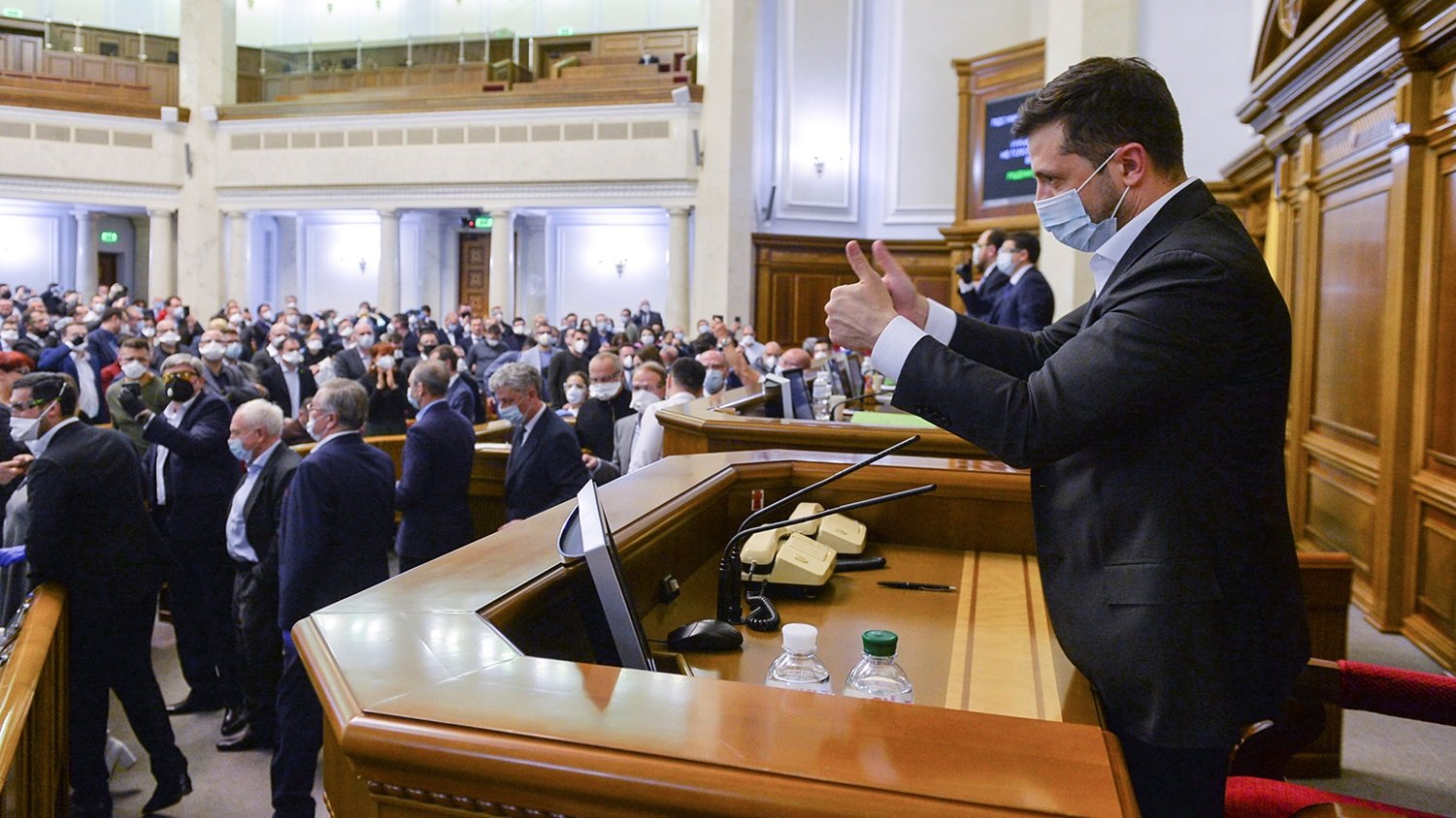 "Слуги" знову наплювали на карантин: що на цей раз зробили депутати