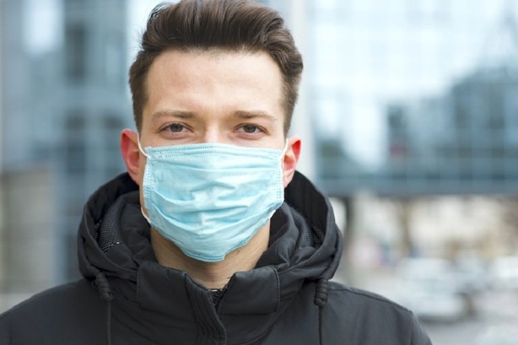В ВОЗ снова изменили требования к ношению масок во время эпидемии коронавируса