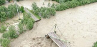 Массовая эвакуация началась в затопленных паводками регионах Украины - today.ua