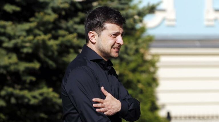 Зеленский заплатил 17 тыс. грн штрафа за выпитый кофе в Хмельницком     - today.ua
