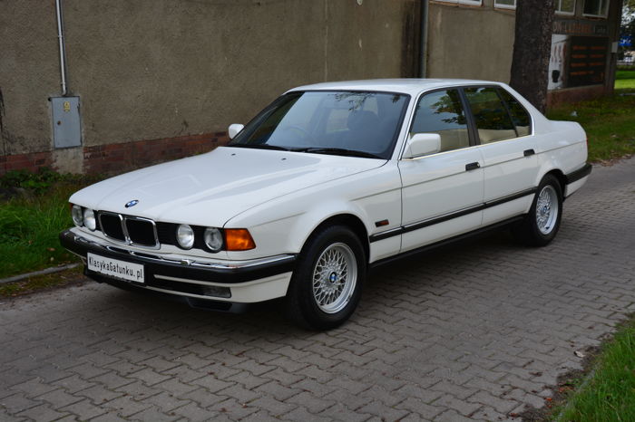 В Польше нашли 30-летнюю BMW 7 Series с пробегом 775 км - today.ua