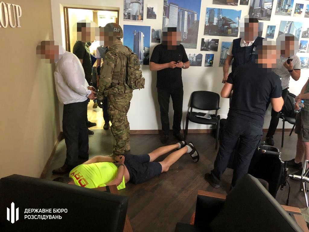 Гучна операція силовиків у Вінниці: ДБР затримало “радника“ президента та генерала СБУ