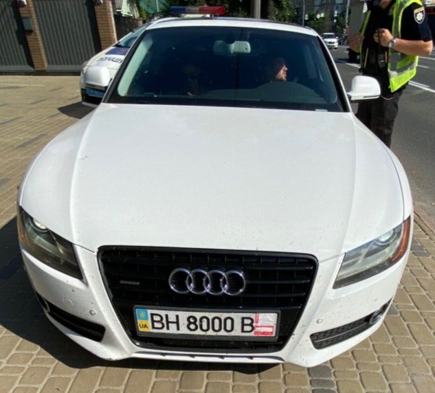 Полиция пообещала наказывать водителей за попытку скрыть номер автомобиля - today.ua