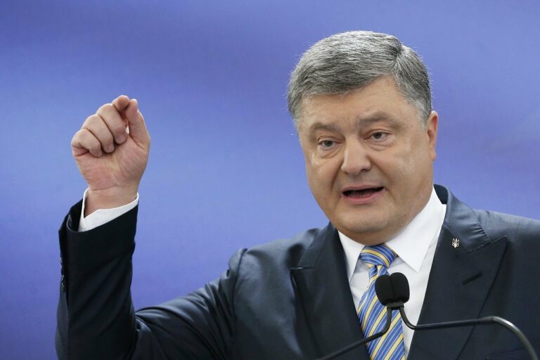 Порошенко обнародовал декларацию о доходах: экс-гарант потратился на выборах - today.ua