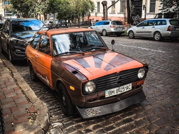 Украинец собрал из "ничего" старую Toyota