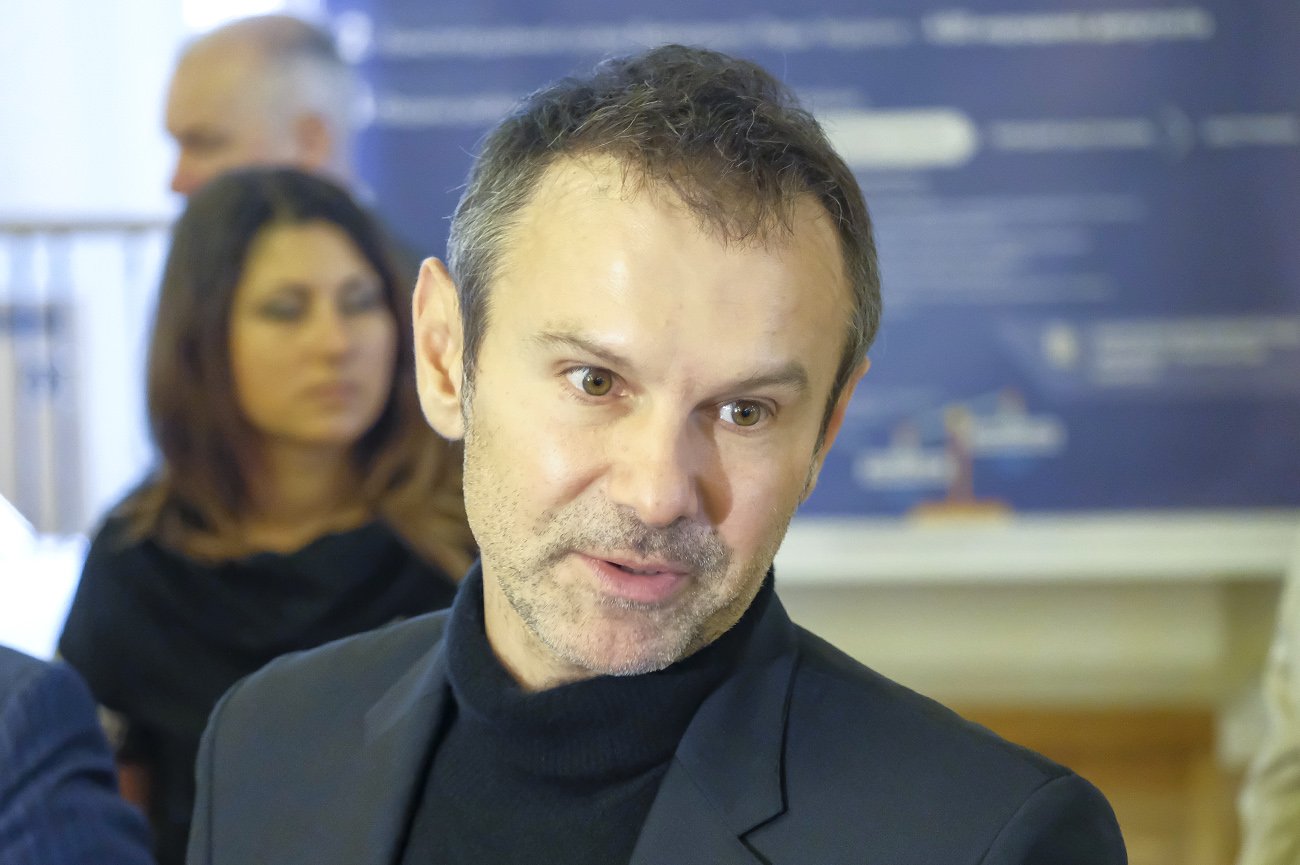 І хай "Океан" зачекає: Вакарчук залишається у Верховній Раді