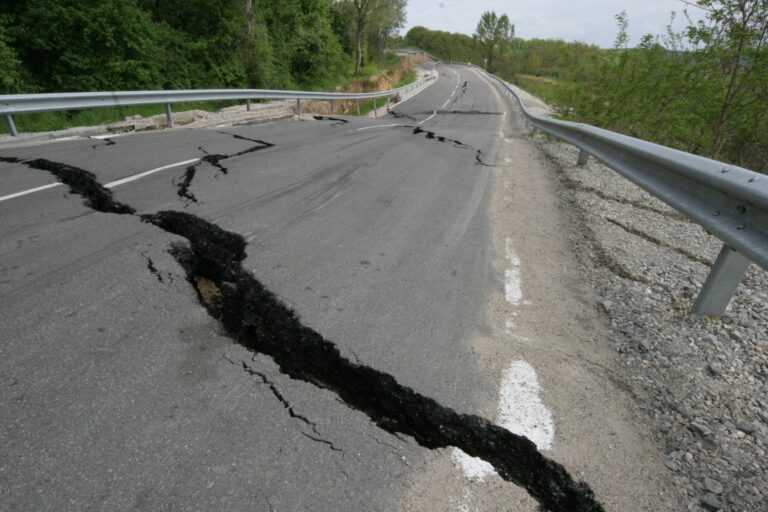 В Украине произошло землетрясение: у кого в домах тряслись стены   - today.ua