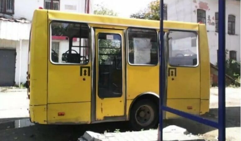Тест на внимательность: что не так с автобусом на фото - today.ua