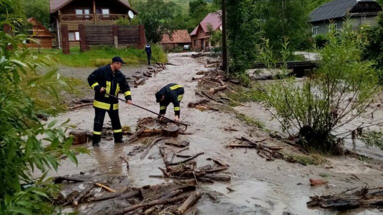 Новая беда пришла в Закарпатье: мощные ливни затопили города и села, есть разрушения - today.ua