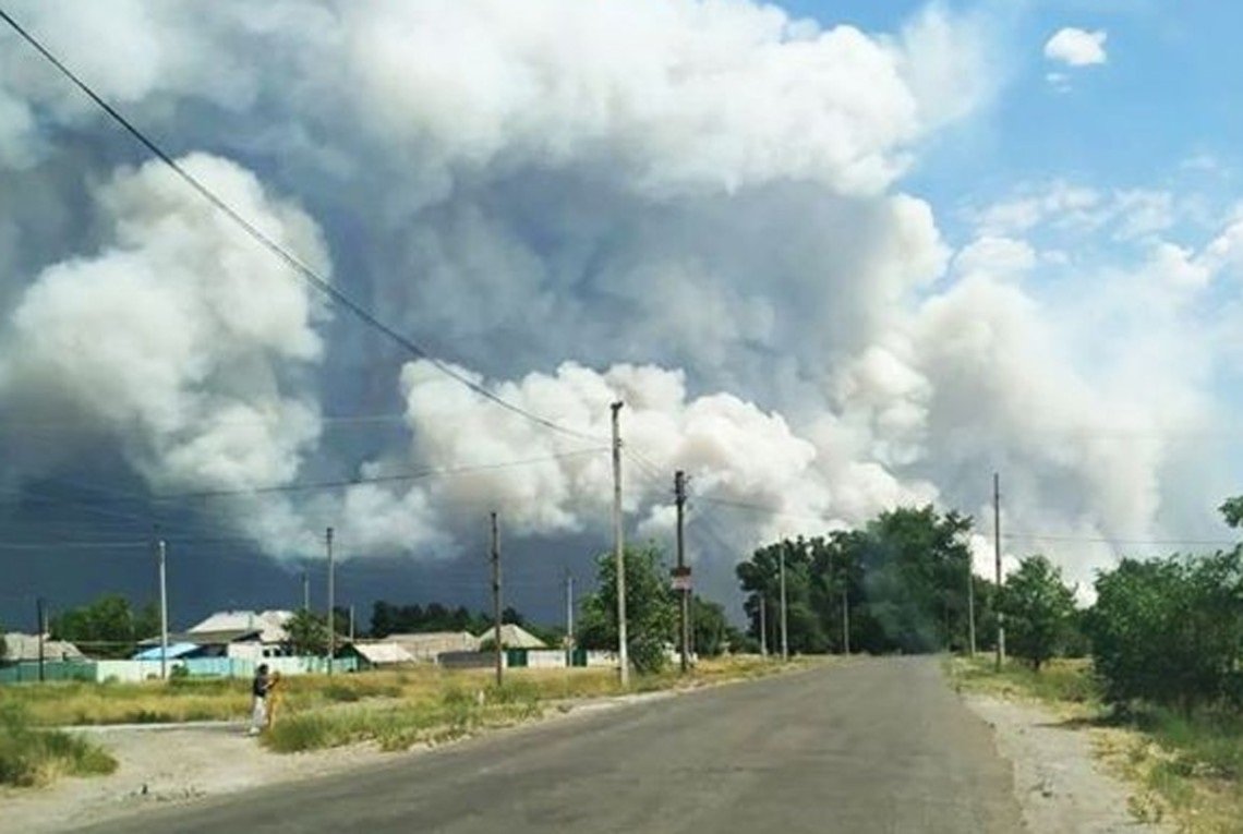 Лісові пожежі в Луганській області: вогонь перекинувся на села, є загиблі і постраждалі