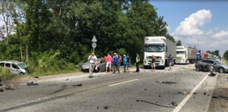 Масштабное ДТП на трассе Киев-Чоп: столкнулись четыре автомобиля, водители двух погибли - today.ua