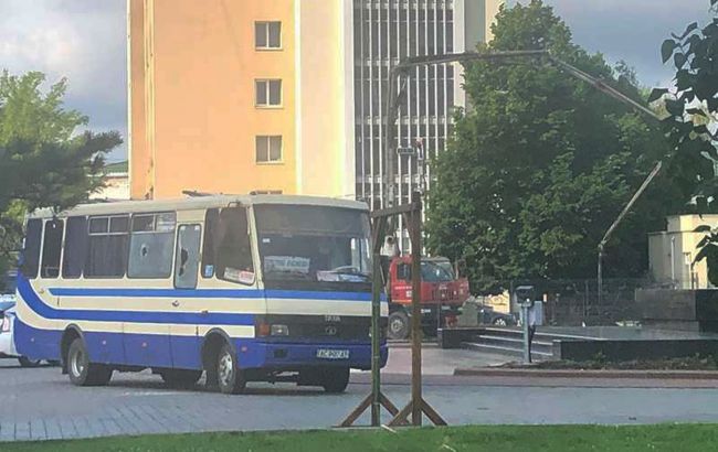 В Луцке захватили автобус с заложниками: какие условия выдвинул террорист   - today.ua