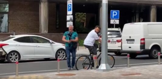 Нардеп Дубинский в нетрезвом виде решил прокатиться на велосипеде: нарушил правила дорожнего движения - today.ua