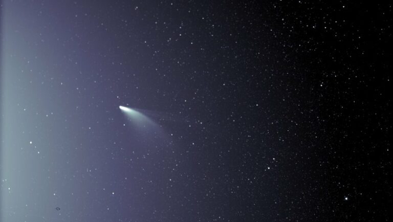 В небі над Україною “стоїть“ комета: де можна побачити хвостату гостю - today.ua