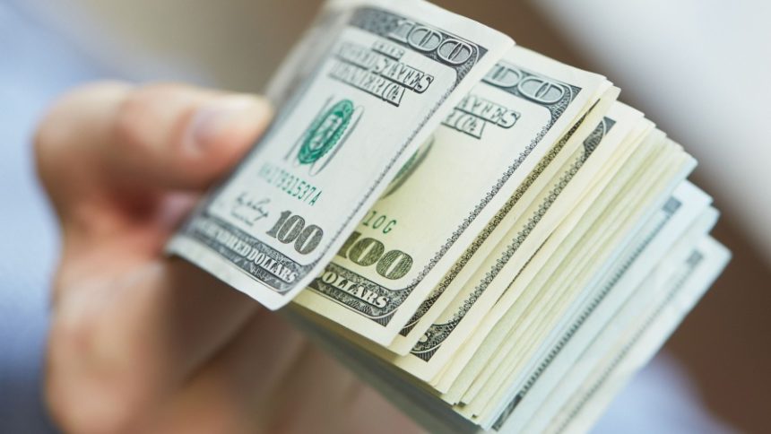 Курс доллара до конца недели сдвинется с места: что будет с валютой в разгар карантина