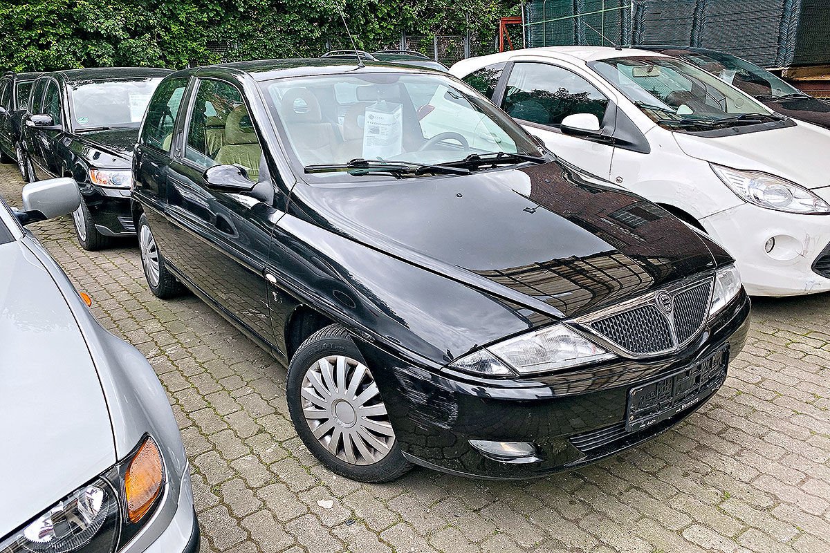 В каком состоянии продают дешевые авто в Германии - today.ua