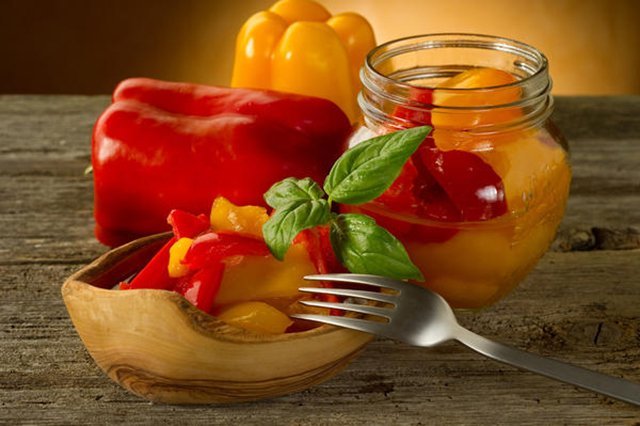 Рецепт маринованого перцю з медом: як приготувати апетитну закуску на зиму  - today.ua