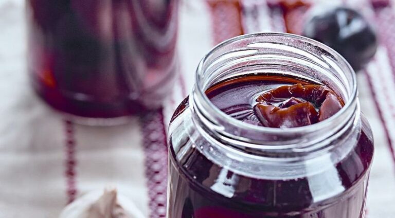 Как вкусно замариновать сливы на зиму: рецепт полезной закуски   - today.ua