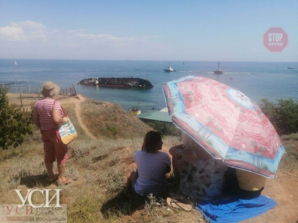 Спецоперация века: в Одессе пытаются поднять затонувший танкер Delfi – видео