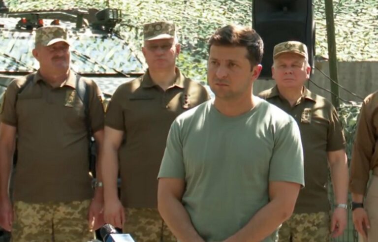 Зеленский провел ночь в ООС: что заставило президента два дня есть и даже выпивать с военными - today.ua