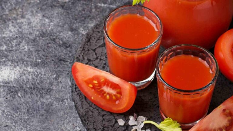 Томатный сок на зиму: рецепт вкусной и полезной для здоровья заготовки - today.ua
