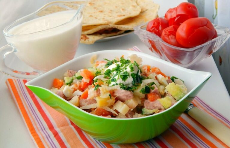 Салат «Август»: рецепт вкусного и простого в приготовлении блюда для всей семьи - today.ua
