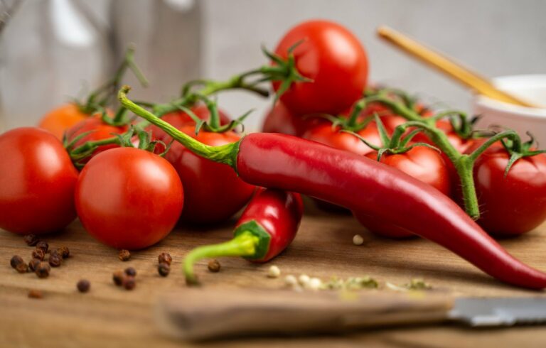 Червоні фрукти та овочі корисні для чоловічого здоров'я: про що важливо знати - today.ua