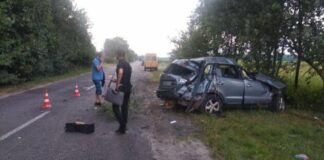 Смертельное ДТП под Львовом: внедорожник разбился всмятку, четверо людей пострадали    - today.ua