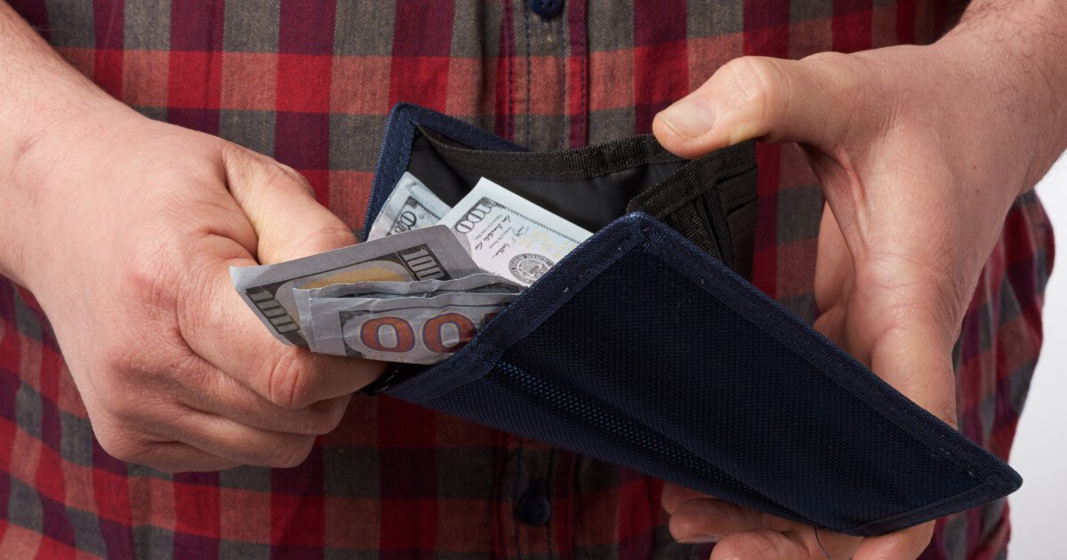 Доллар после длинных выходных резко упал: эксперты озвучили прогноз по курсу валют на неделю