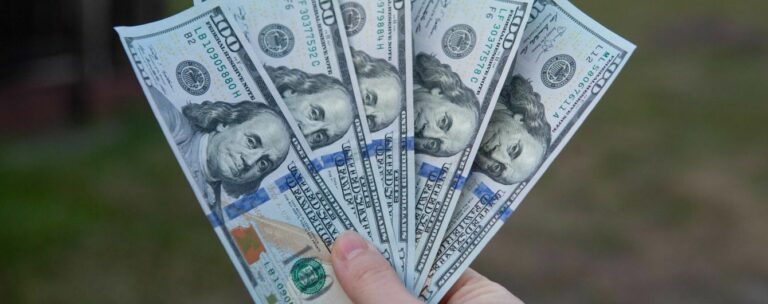 Доллар в Украине подорожает: аналитики обновили курс валют до конца лета   - today.ua