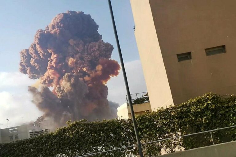 Взрыв в Бейруте – версии катастрофы: рванула селитра, подрыв порта спецами из Израиля или «Хезболлы» - today.ua