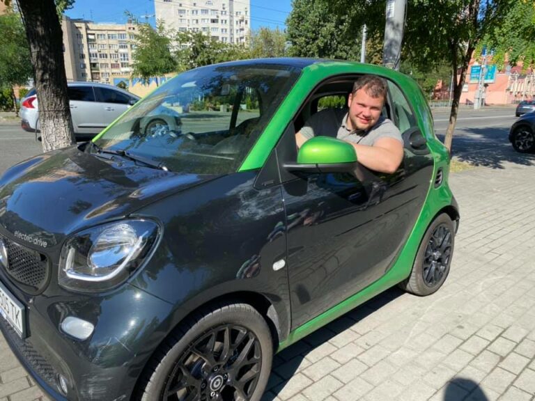 Министр Криклий показал свой электромобиль - today.ua