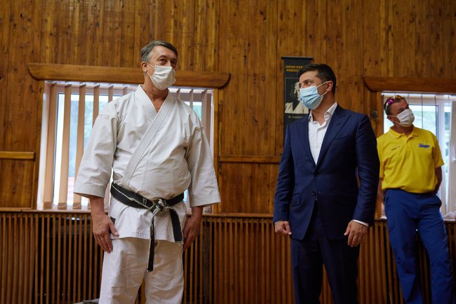 У Зеленского объяснили, почему он продал свой дом и переехал на госдачу:  конец швейцарской мечты президента - today.ua